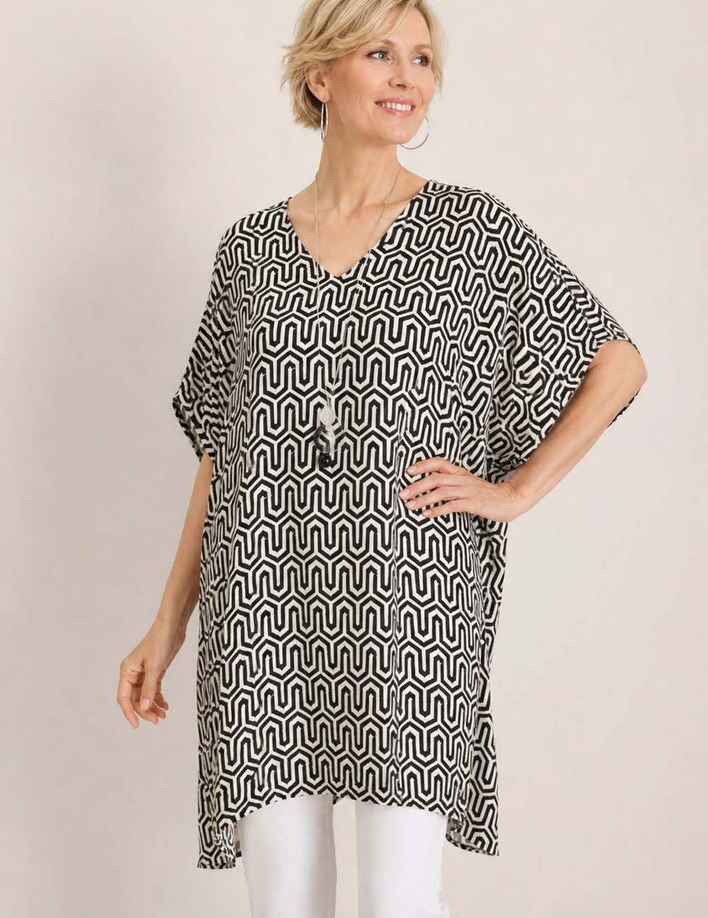 Chico's Black Cream Geometric Tunic Dress Dolman Sleeve Size Large Artsy Resort
